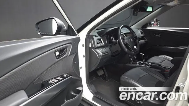 KG_Mobility_Ssangyong TIBOLI 2017 thumb 10
