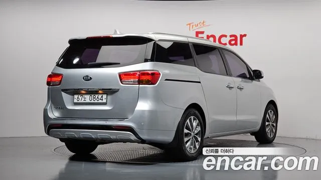 Kia Carnival 2016 thumb 2