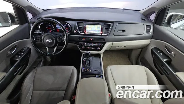 Kia Carnival 2016 thumb 7