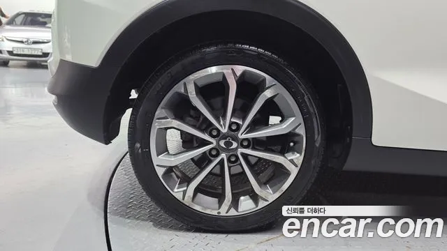 KG_Mobility_Ssangyong TIBOLI 2017 thumb 5