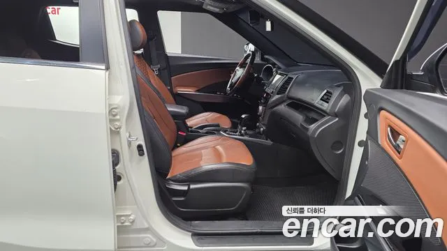 KG_Mobility_Ssangyong TIBOLI 2017 thumb 11