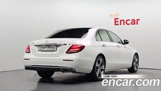 Mercedes-Benz E-Класс 2019 thumb 2