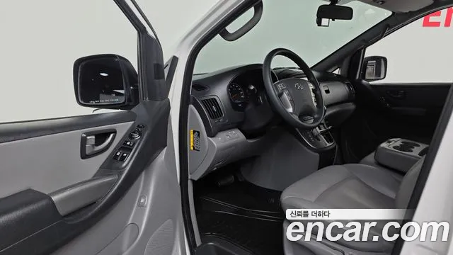 Hyundai Starex 2019 thumb 10