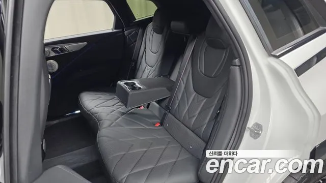 BMW XM 2023 thumb 12