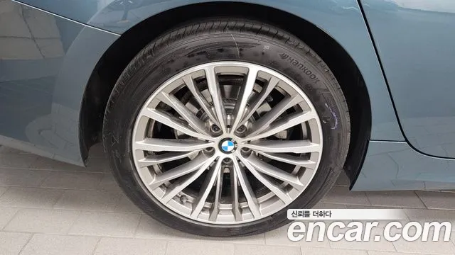 BMW 3-Series 2021 thumb 5
