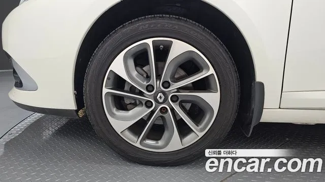 Renault-KoreaSamsung Fluence 2015 thumb 5