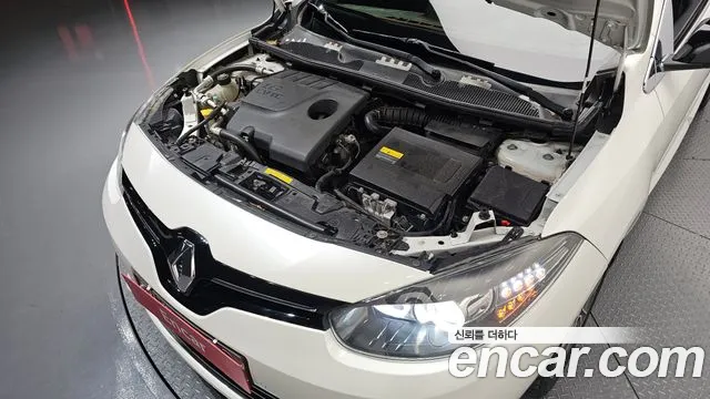 Renault-KoreaSamsung Fluence 2015 thumb 6