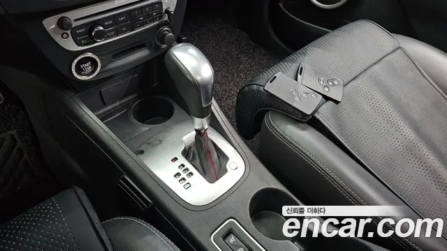 Renault-KoreaSamsung Fluence 2015 thumb 9