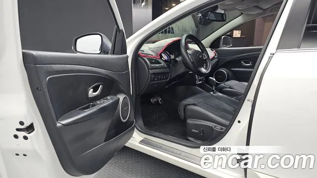 Renault-KoreaSamsung Fluence 2015 thumb 10