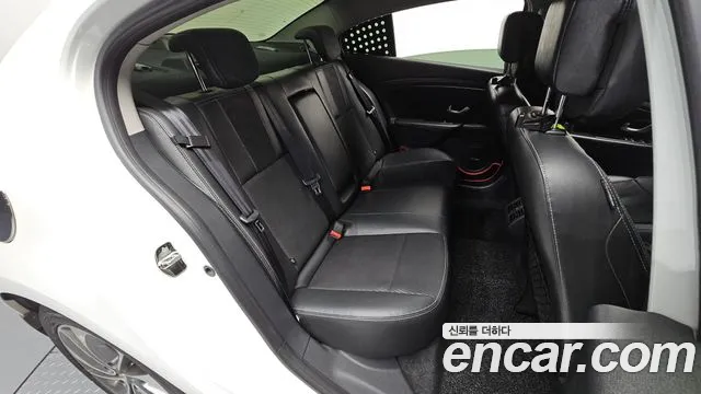 Renault-KoreaSamsung Fluence 2015 thumb 11