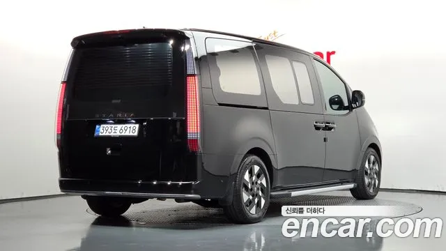 Hyundai Staria 2026 thumb 2