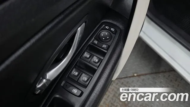 Renault-KoreaSamsung Fluence 2013 thumb 12