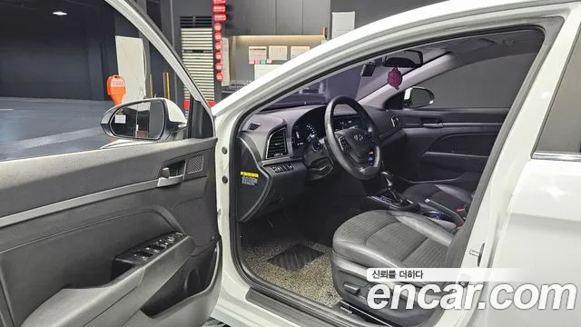 Hyundai Avante 2017 thumb 9