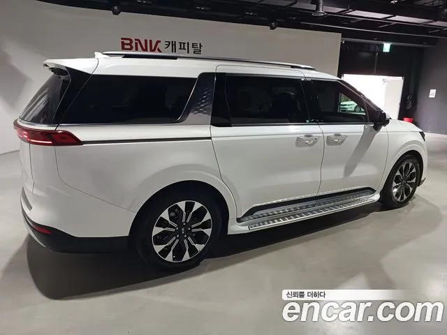 Kia Carnival 2021 thumb 4
