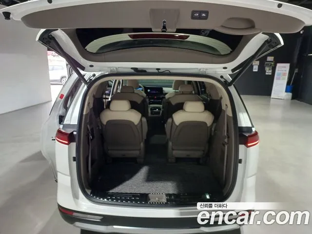Kia Carnival 2021 thumb 5