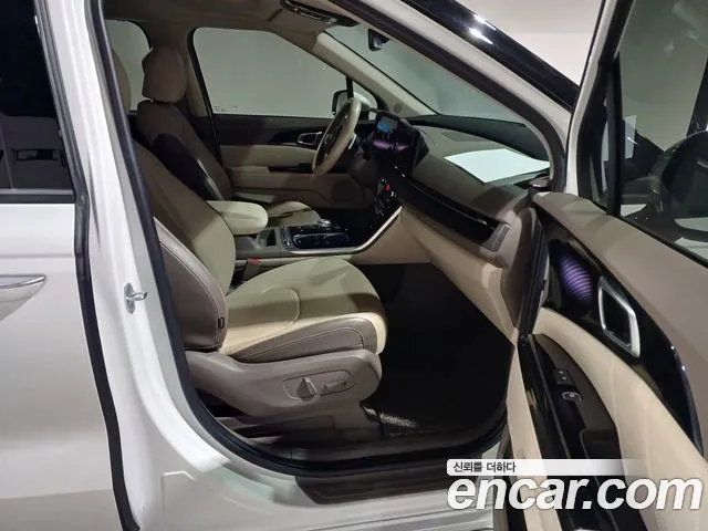 Kia Carnival 2021 thumb 6