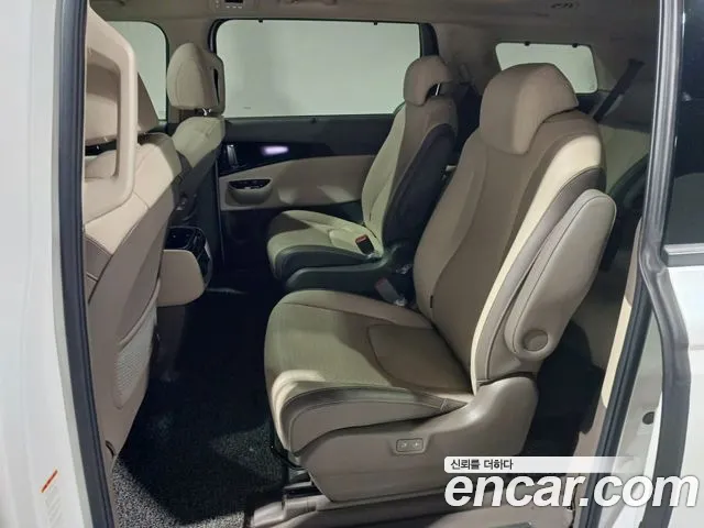 Kia Carnival 2021 thumb 7