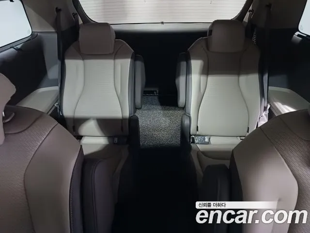 Kia Carnival 2021 thumb 10