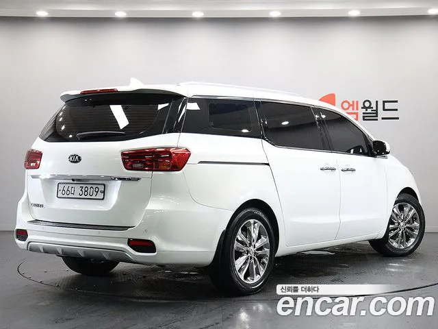 Kia Carnival 2018 thumb 3