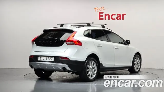 Volvo V40 2018 thumb 2