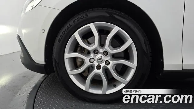 Volvo V40 2018 thumb 5