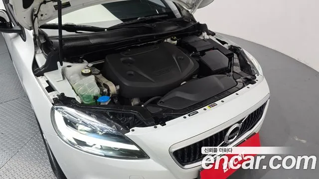 Volvo V40 2018 thumb 6