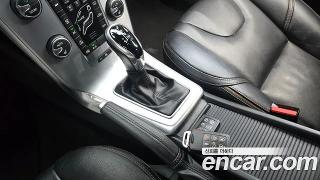 Volvo V40 2018 thumb 9