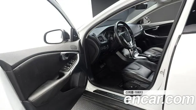 Volvo V40 2018 thumb 10