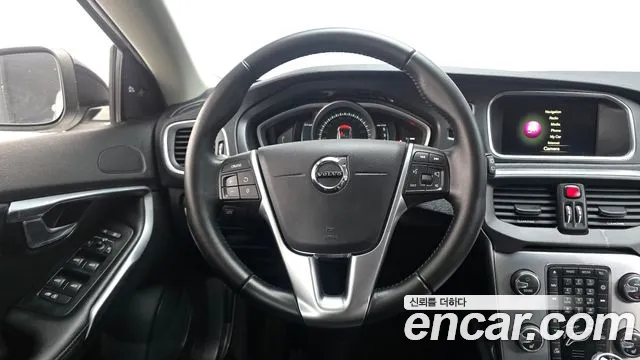 Volvo V40 2018 thumb 12