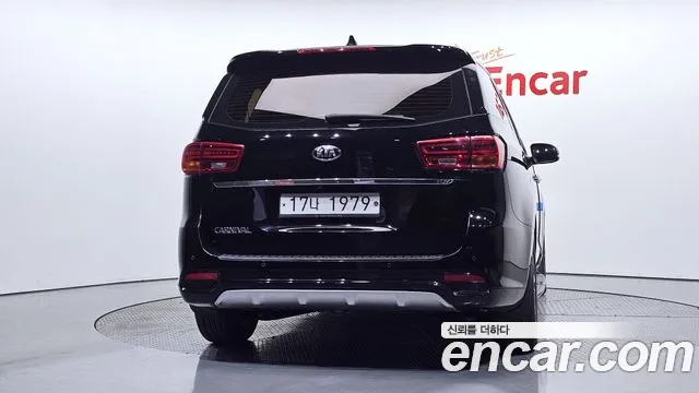 Kia Carnival 2019 thumb 4