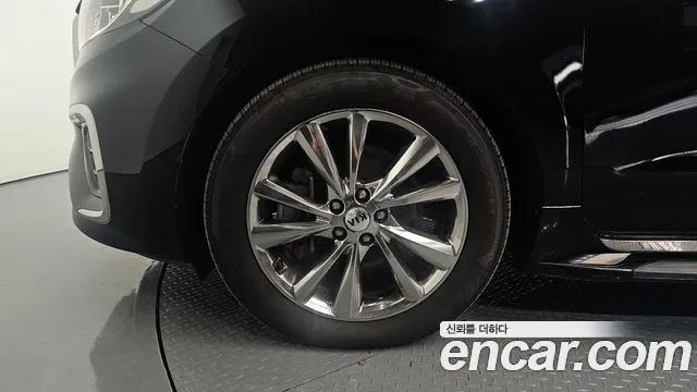 Kia Carnival 2019 thumb 5