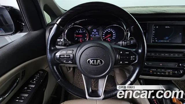 Kia Carnival 2019 thumb 11