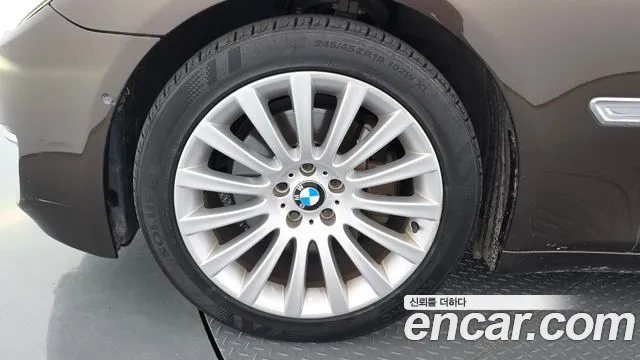 BMW 7-Series 2012 thumb 5