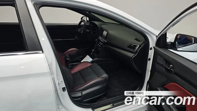 Hyundai Avante 2018 thumb 10