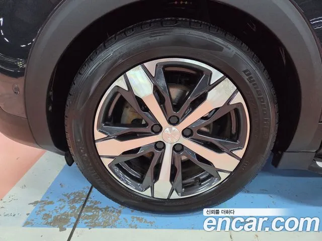 Peugeot 3008 2018 thumb 5