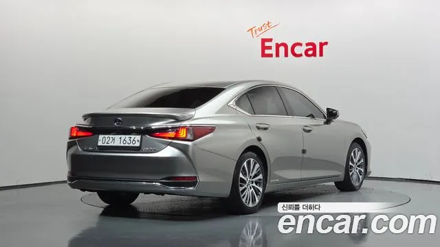 Lexus ES 2019 thumb 2