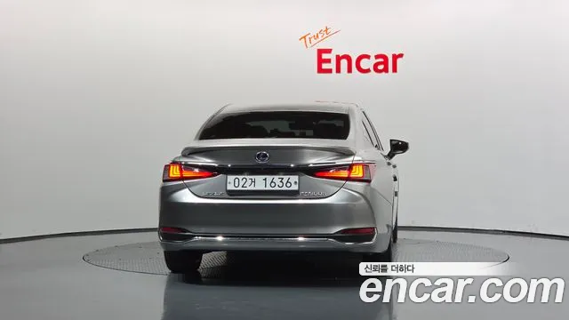 Lexus ES 2019 thumb 4