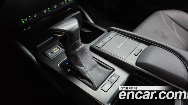 Lexus ES 2019 thumb 9
