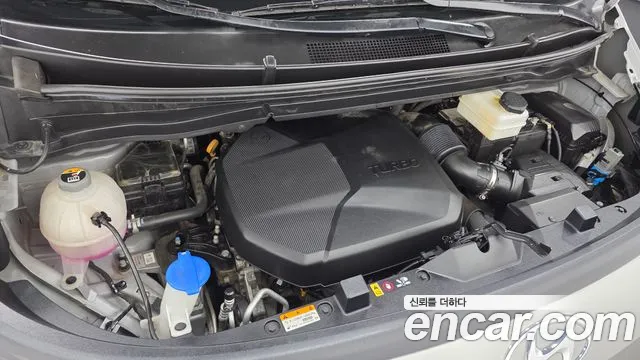 Hyundai Staria 2023 thumb 6