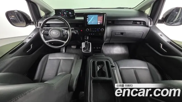 Hyundai Staria 2023 thumb 7