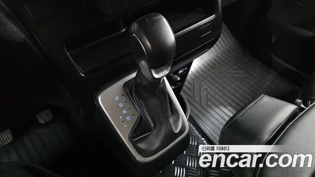 Hyundai Staria 2023 thumb 9