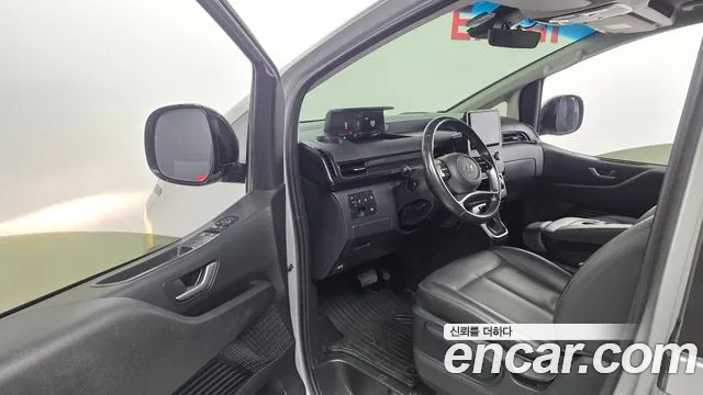 Hyundai Staria 2023 thumb 10