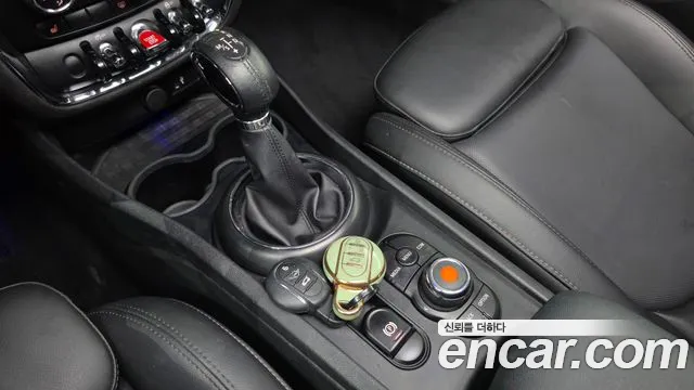 MINI Clubman 2019 thumb 9