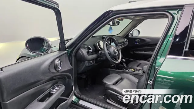 MINI Clubman 2019 thumb 10