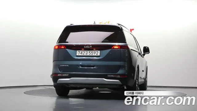 Kia Carnival 2022 thumb 4