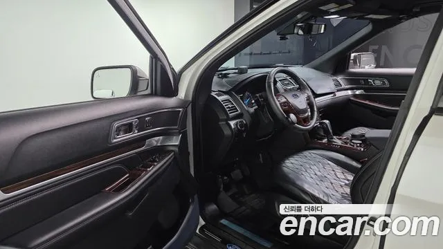 Ford Explorer 2018 thumb 10