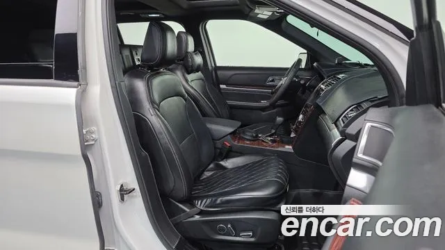Ford Explorer 2018 thumb 11