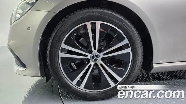 Mercedes-Benz E-Класс 2021 thumb 4