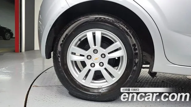 ChevroletGMDaewoo Aveo 2015 thumb 5