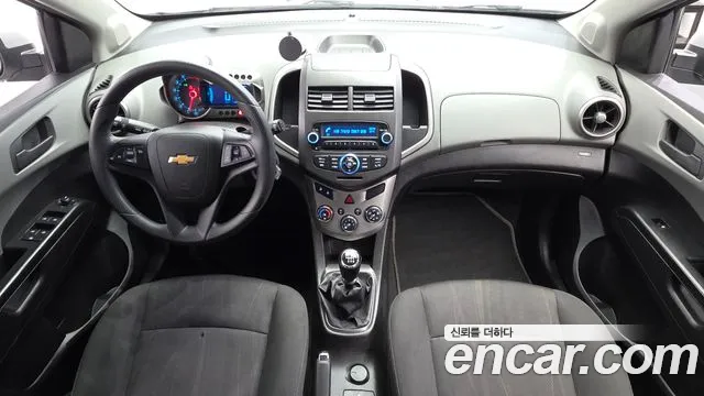 ChevroletGMDaewoo Aveo 2015 thumb 7